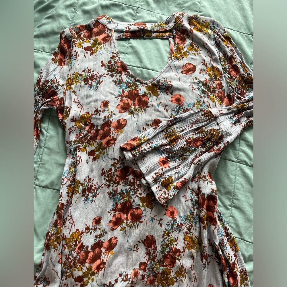 Bell sleeve dress